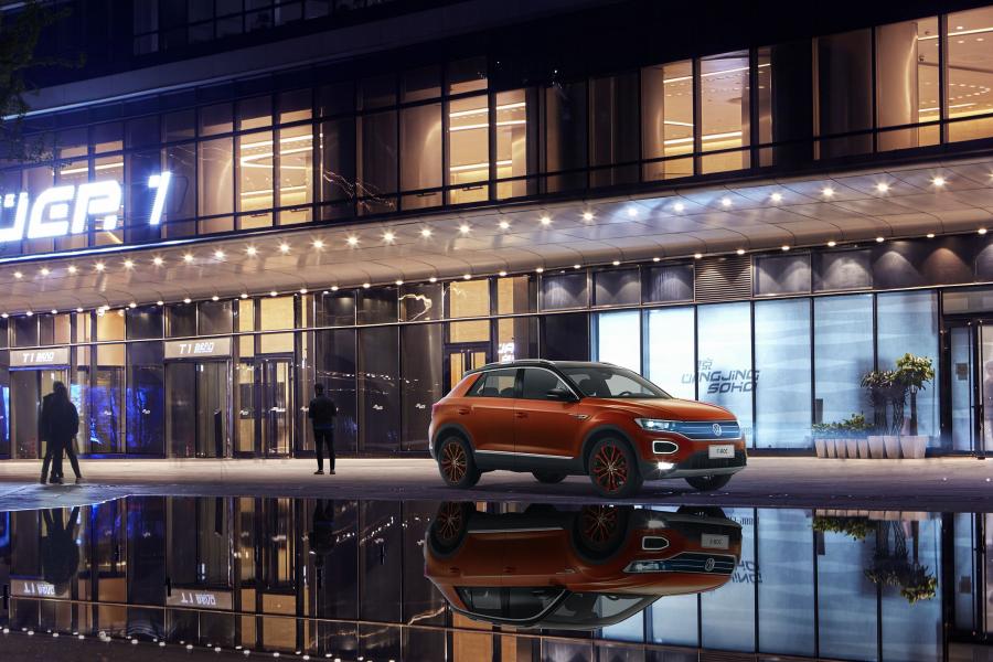  Volkswagen T-Roc 4Motion 2018 года  (CN) (фото 18 из 24)